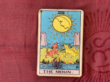 Load image into Gallery viewer, Tarot -The Moon Incense Burner
