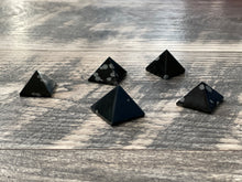 Load image into Gallery viewer, Snowflake Obsidian Pyramids
