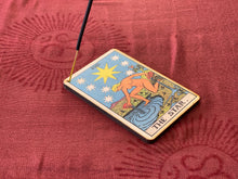 Load image into Gallery viewer, Tarot - The Star Incense Burner
